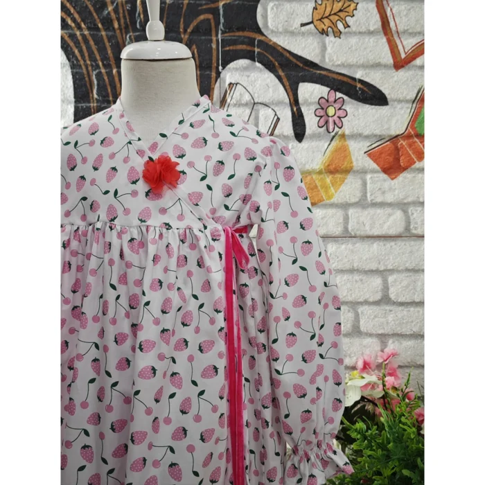 Pembe Çilekli Namaz Elbisesi - Görsel 4