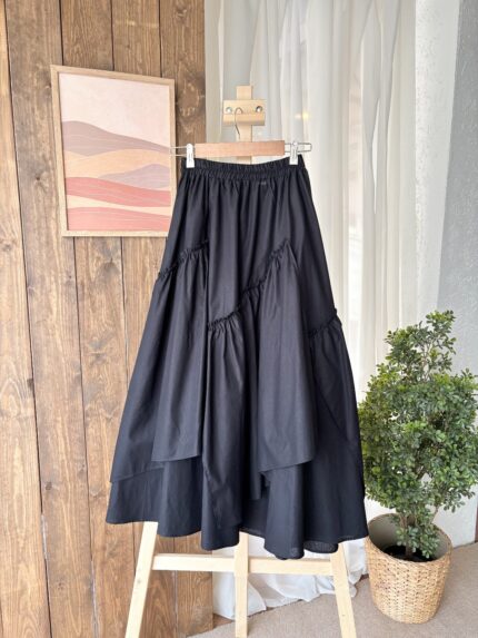 SİYAH ASİMETRİK KATLI ETEK