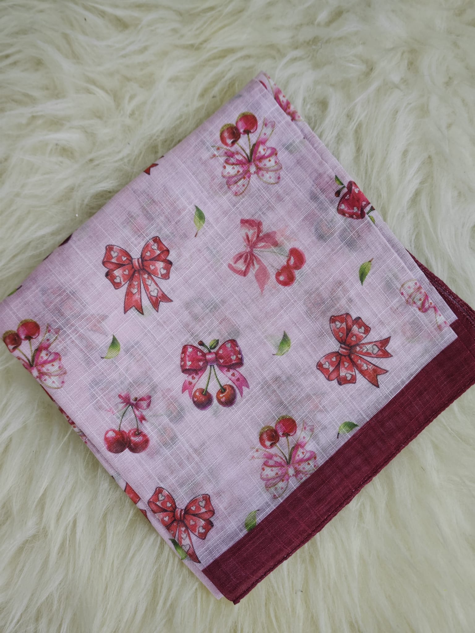 3c4f06ae-1e93-473a-a41b-dec07e2fe44c KİRAZLI FİYONKLU ÇOCUK EŞARP - Görsel 1