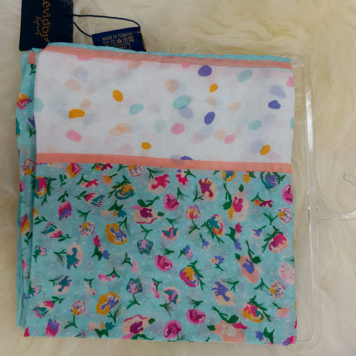 Levidor Beyaz Bej Puantiye Çiçek 90x90 Kare Eşarp Levidor Beyaz Bej Puantiye Çiçek 90x90 Kare Eşarp - Görsel 1