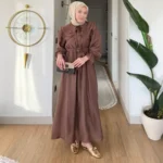 Beli Kuşaklı Fırfırlı Uzun Tesettür Elbise - Görsel 3